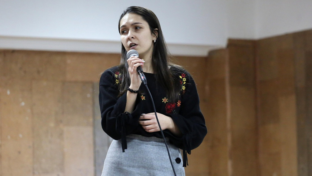 Творческая молодежь у «Cвободного микрофона»