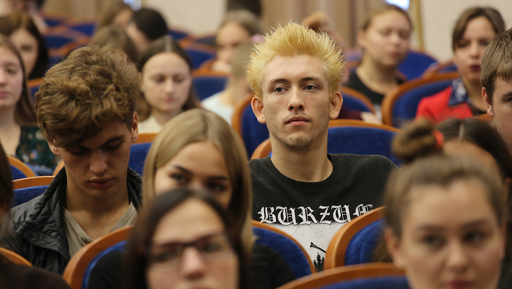 Человеку требуется быть человеком