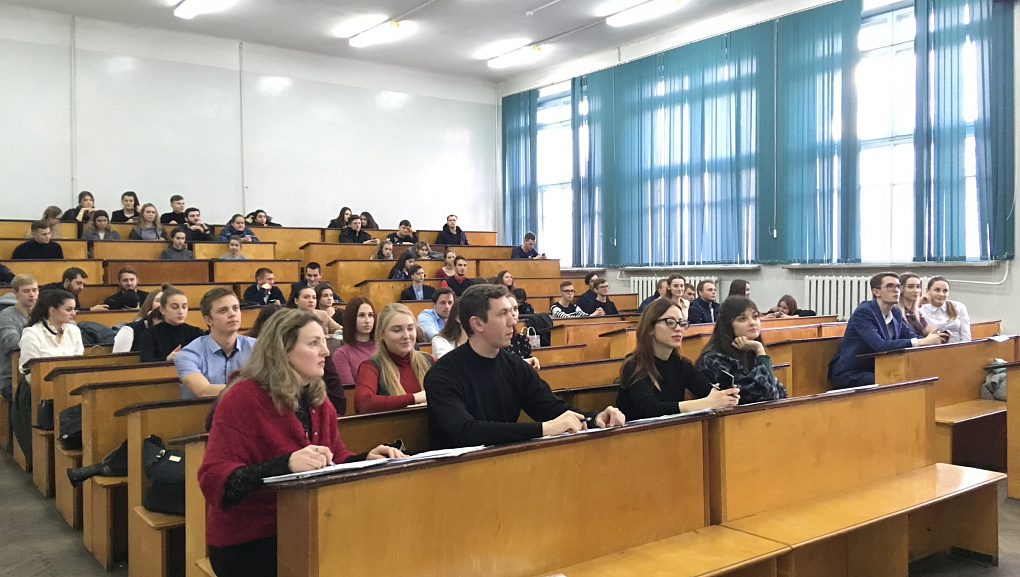 Об экономике на двух языках