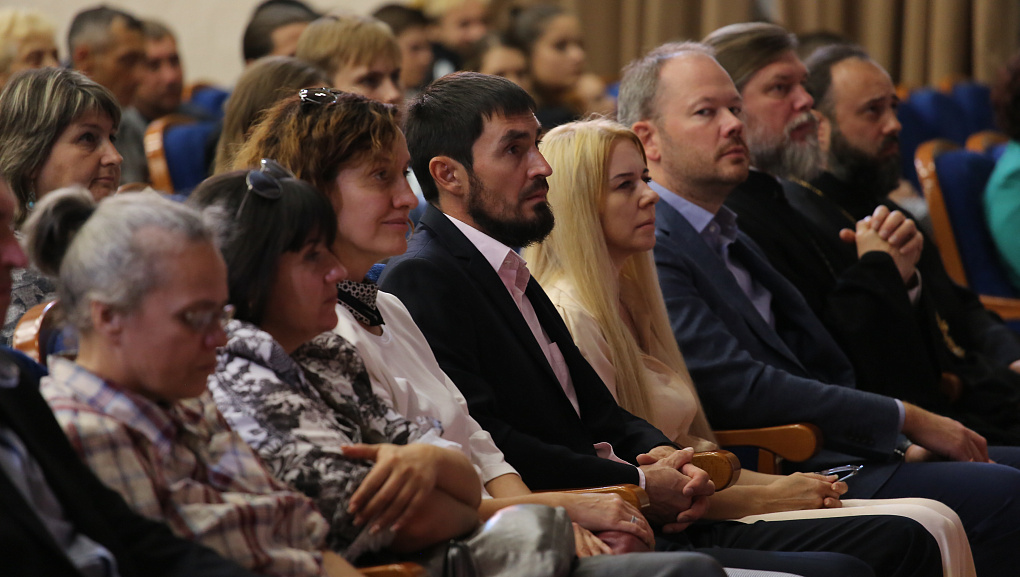 Человеку требуется быть человеком