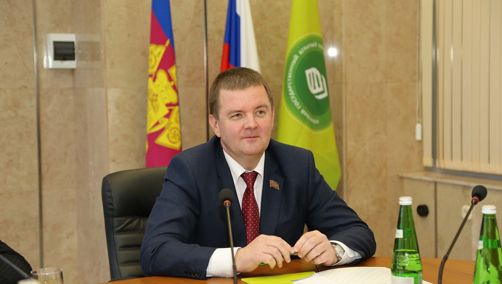 Круглый стол комитета Совета молодых депутатов Краснодарского края
