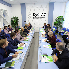Strengthening Ties with Foreign Colleagues