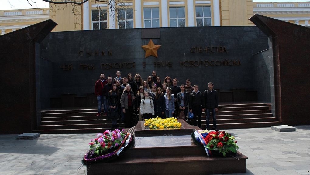 Активисты отправляются в город-герой Новороссийск