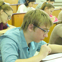 Первокурсники биологических факультетов сразились на олимпиаде по химии
