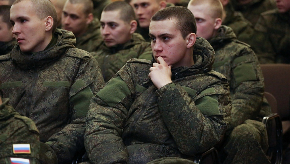 С праздником, защитники!