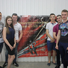 Студентов КубГАУ научили фехтовать  на рапирах 