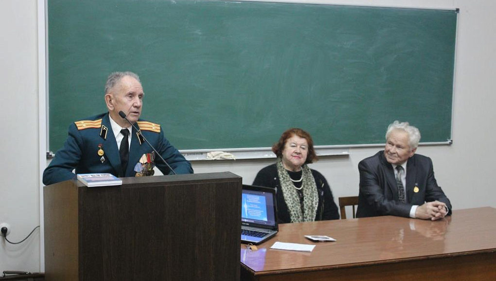 Космонавты Кубани в гостях у студентов-финансистов