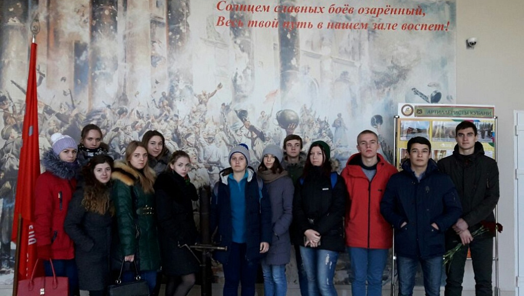 Память о подвигах храним