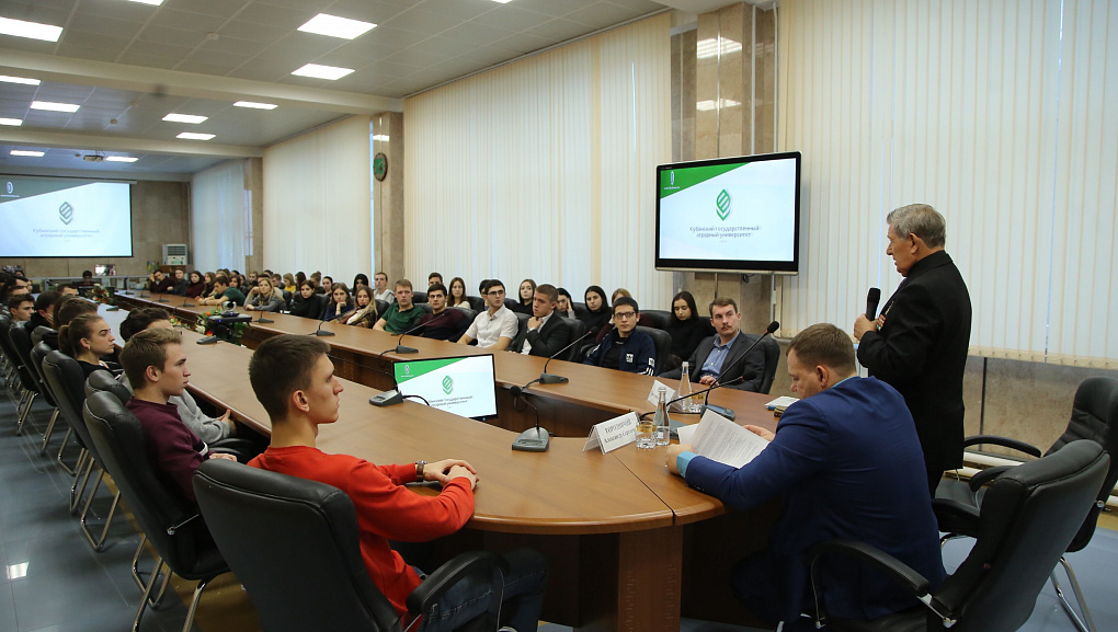 «Диалог на равных» с Героем Советского Союза