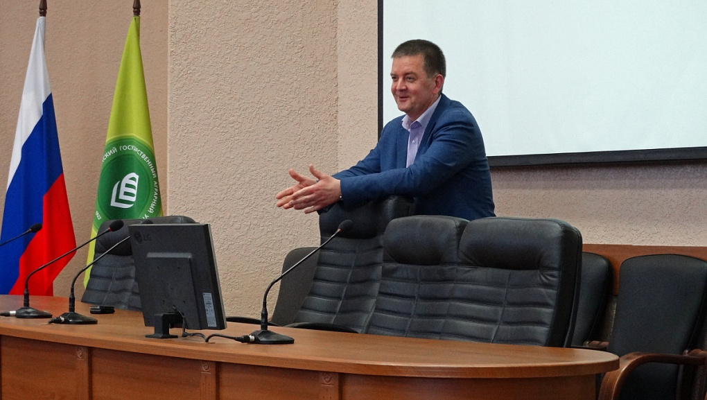 Студенческая юность наша притягивает как магнит