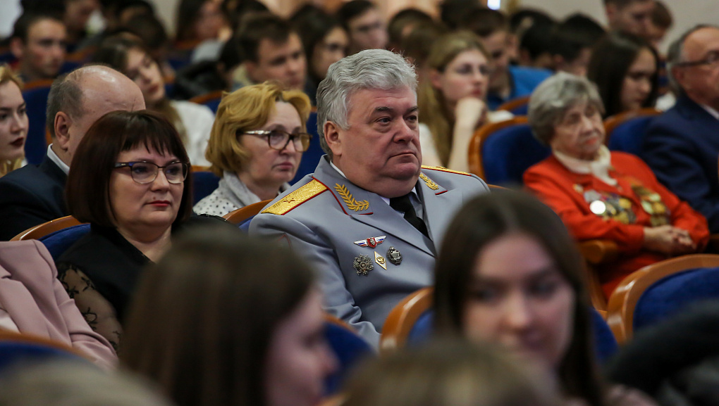 С праздником, мужчины!