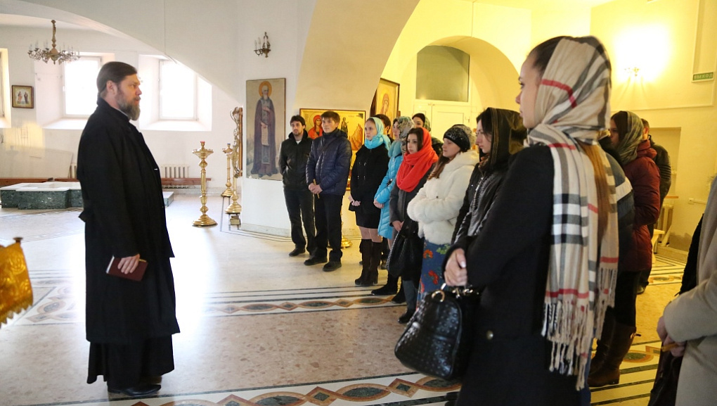 Студенты нашего вуза посетили храм Рождества Христова 