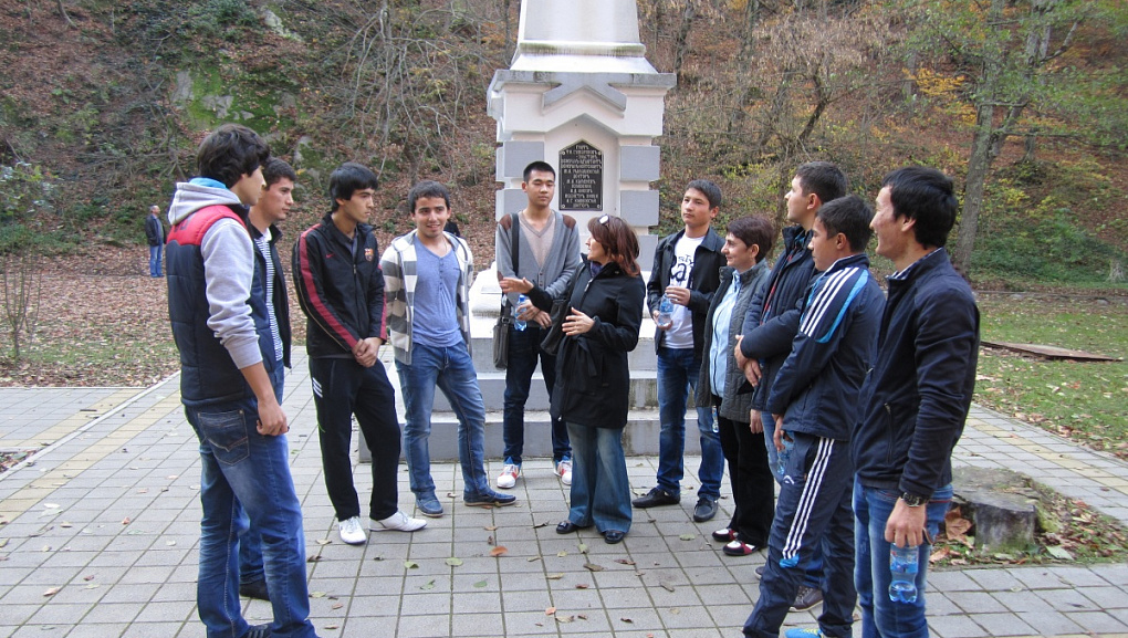 Trip of foreign students to the town of Goryachy Kluch