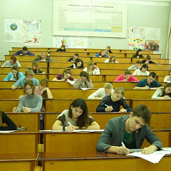 Первокурсники биологических факультетов сразились на олимпиаде по химии