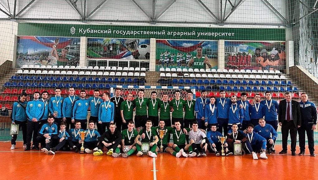 Футболисты КубГАУ снова первые