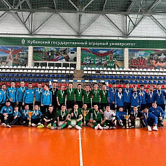 Футболисты КубГАУ снова первые