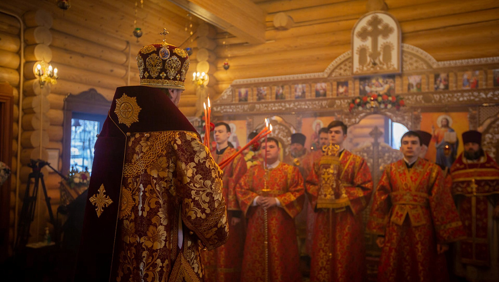 Праздничная служба в студенческом храме 