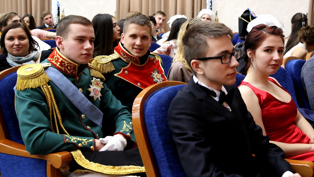 Юрфак правит балом