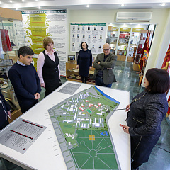 Strengthening Ties with Foreign Colleagues