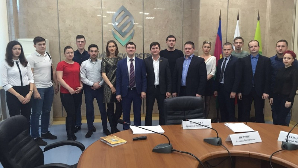 За круглым столом о проблемах и перспективах