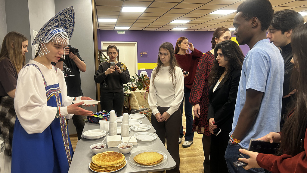 Иностранные студенты встретили Масленицу 