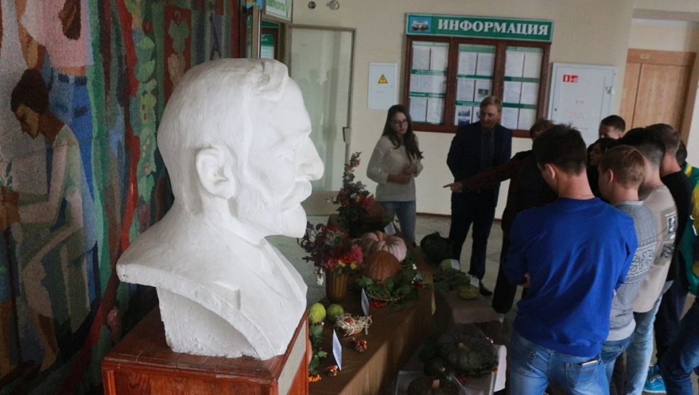 Говорим и показываем
