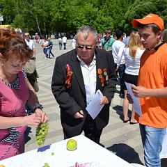«Поклонимся великим тем годам!»