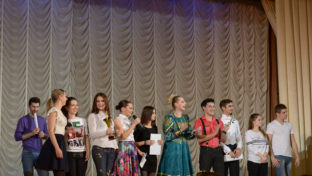Первый танцевальный!