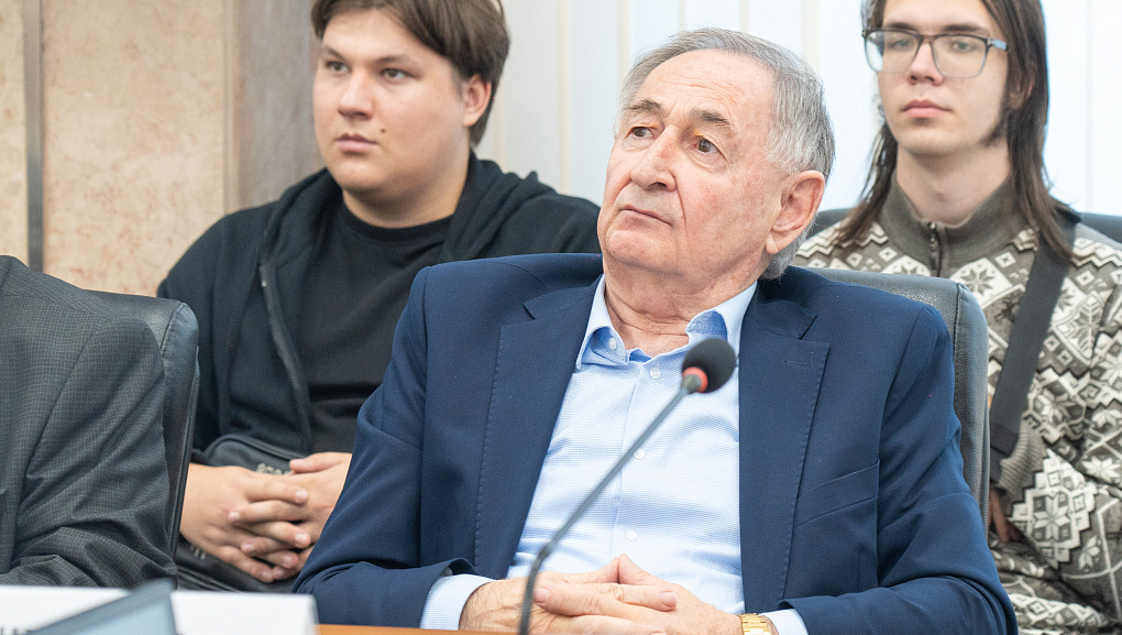 Перелистывая «Страницы жизни»