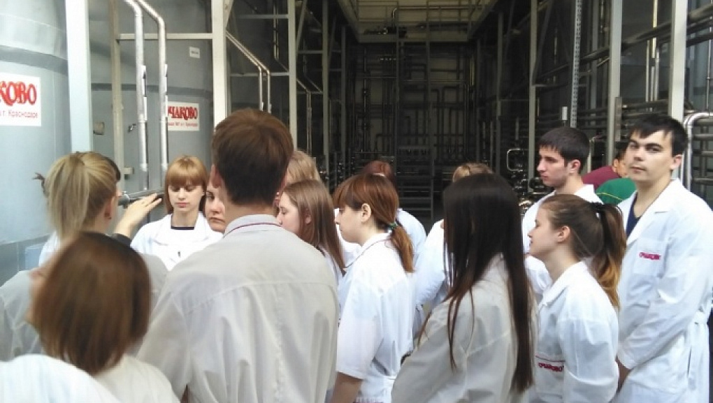 Студенты знакомятся с крупнейшими перерабатывающими предприятиями края
