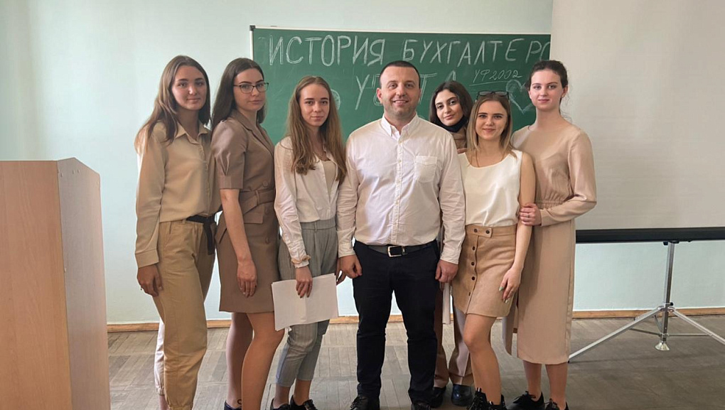 Студенты учетно-финансового факультета погрузились в учет Древнего мира  